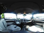 ✅ 2014 MINI Convertible S • VIN: WMWZP3C58ET298621 • Lot: 42799518. Wystawiony na IAAI z przebiegiem 92 279 mil. Bezpłatny archiwum sprzedaży aukcyjnych z USA i szczegółowy raport historii pojazdu na DreamBid. Zdjęcie 18.