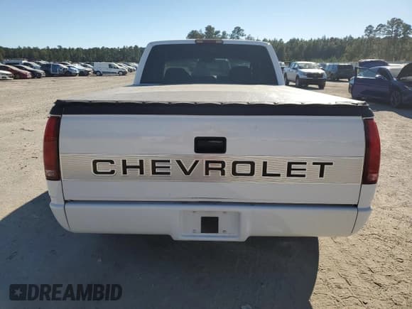 ✅ 1997 Chevrolet Silverado 1500 • VIN: 1GCEC19R1VE106844 • Lot: 89563545. Listed on Copart with 176,752 mi. Free auction sales archive from the USA and detailed vehicle history report at DreamBid. Image 6.
