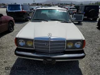 ✅ 1981 Mercedes-Benz 240 • VIN: WDBAB23A1BB220767 • Lot: 59676925. Listed on Copart with 306,119 mi. Free auction sales archive from the USA and detailed vehicle history report at DreamBid. Image 5.