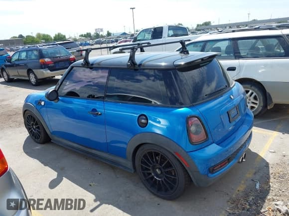 ✅ 2011 MINI Hardtop S • VIN: WMWSV3C59BTY24273 • Lot: 42915432. Listed on IAAI with 84,914 mi. Free auction sales archive from the USA and detailed vehicle history report at DreamBid. Image 3.