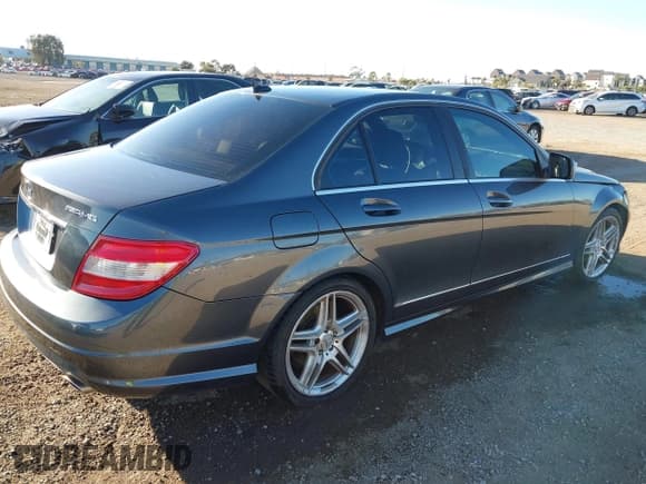 ✅ 2009 Mercedes-Benz C 300 Sport • VIN: WDDGF54X39F202574 • Lot: 43353001. Listed on IAAI with 88,171 mi. Free auction sales archive from the USA and detailed vehicle history report at DreamBid. Image 4.