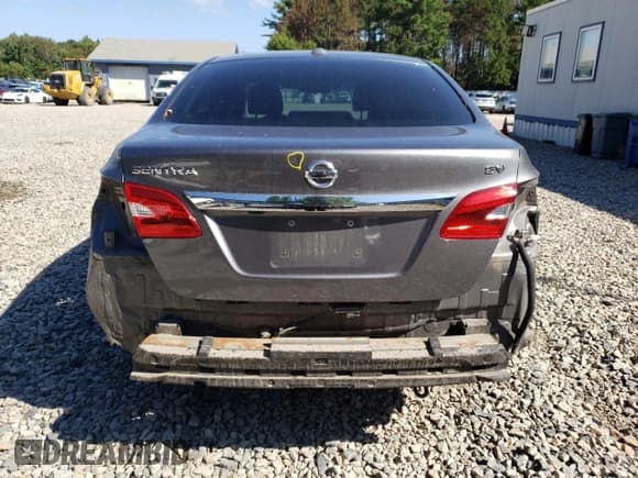 ✅ 2019 Nissan Sentra S • VIN: 3N1AB7APXKY330436 • Lot: 71064695. Wystawiony na Copart z przebiegiem 62 485 mil. Bezpłatny archiwum sprzedaży aukcyjnych z USA i szczegółowy raport historii pojazdu na DreamBid. Zdjęcie 6.