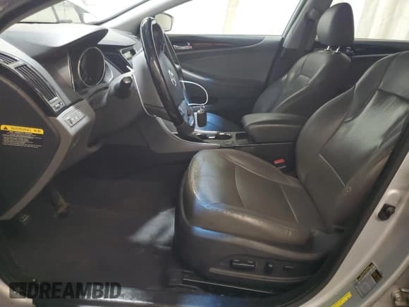 ✅ 2012 Hyundai Sonata SE • VIN: 5NPEC4AC6CH463748 • Lot: 90227615. Listed on Copart with 154,888 mi. Free auction sales archive from the USA and detailed vehicle history report at DreamBid. Image 7.