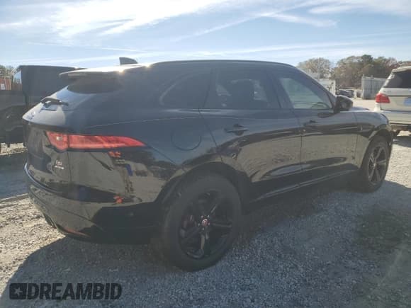 ✅ 2017 Jaguar F-Pace S • VIN: SADCM2BVXHA088233 • Lot: 92867585. Wystawiony na Copart z przebiegiem 102 650 mil. Bezpłatny archiwum sprzedaży aukcyjnych z USA i szczegółowy raport historii pojazdu na DreamBid. Zdjęcie 3.