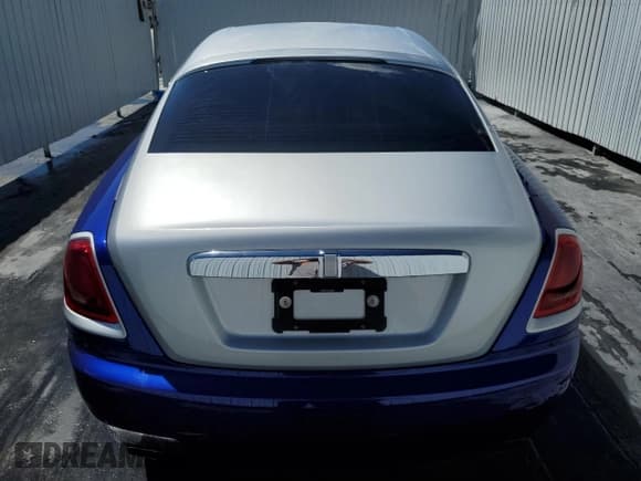 ✅ 2015 Rolls-Royce Wraith • VIN: SCA665C55FUX85086 • Lot: 48961135. Wystawiony na Copart z przebiegiem 31 124 mil. Bezpłatny archiwum sprzedaży aukcyjnych z USA i szczegółowy raport historii pojazdu na DreamBid. Zdjęcie 6.