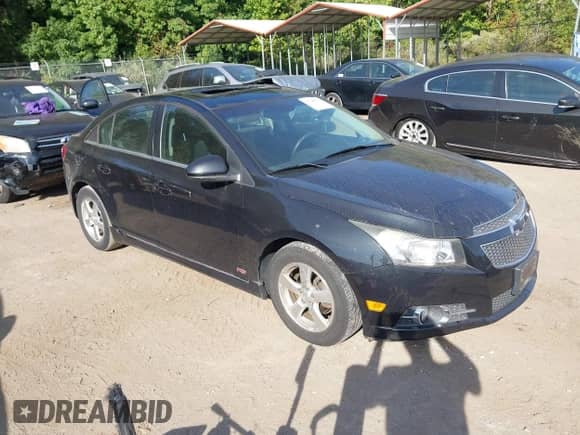 ✅ 2013 Chevrolet Cruze 1LT • VIN: 1G1PC5SB1D7136127 • Lot: 43345973. Wystawiony na IAAI z przebiegiem 83 312 mil mil. Skorzystaj z bezpłatnego archiwum sprzedaży aukcyjnych z USA i zobacz szczegółowy raport historii pojazdu na DreamBid. Zdjęcie 1.