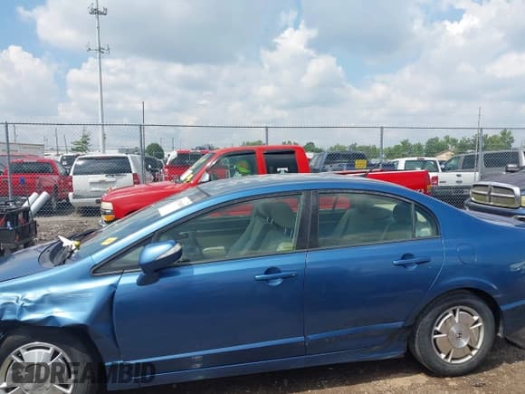 ✅ 2010 Honda Civic • VIN: JHMFA3F28AS007767 • Lot: 42704838. Listed on IAAI with 182,272 mi. Free auction sales archive from the USA and detailed vehicle history report at DreamBid. Image 15.