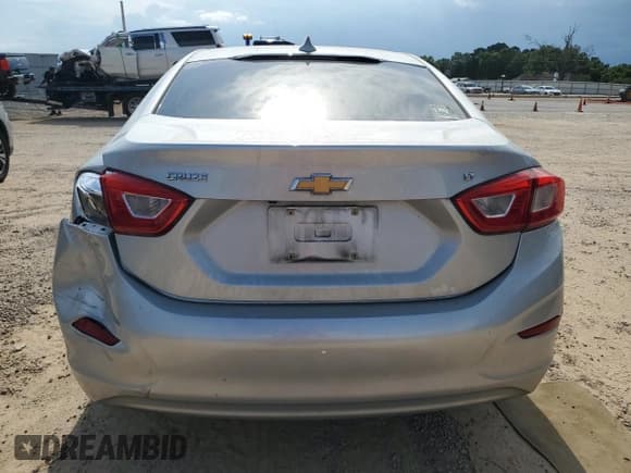 ✅ 2018 Chevrolet Cruze LT • VIN: 1G1BE5SM3J7111151 • Lot: 62748995. Listed on Copart with 110,698 mi. Free auction sales archive from the USA and detailed vehicle history report at DreamBid. Image 6.