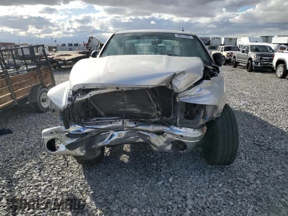 ✅ 2004 Dodge 2500 ST • VIN: 3D7KA28D54G158737 • Lot: 48413295. Wystawiony na Copart z przebiegiem 179 401 mil. Bezpłatny archiwum sprzedaży aukcyjnych z USA i szczegółowy raport historii pojazdu na DreamBid. Zdjęcie 5.