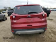 ✅ 2019 Ford Escape SE • VIN: 1FMCU9GD8KUA91072 • Lot: 80842024. Wystawiony na Copart z przebiegiem 84 332 mil. Bezpłatny archiwum sprzedaży aukcyjnych z USA i szczegółowy raport historii pojazdu na DreamBid. Zdjęcie 6.