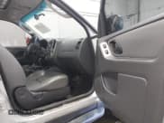 ✅ 2006 Ford Escape XLT • VIN: 1FMYU93176KC50862 • Lot: 42911328. Listed on IAAI with Not provided. Free auction sales archive from the USA and detailed vehicle history report at DreamBid. Image 5.