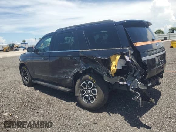 ✅ 2022 Ford Expedition XLT • VIN: 1FMJU1HT4NEA65534 • Lot: 68016575. Listed on Copart with 61,827 mi. Free auction sales archive from the USA and detailed vehicle history report at DreamBid. Image 2.