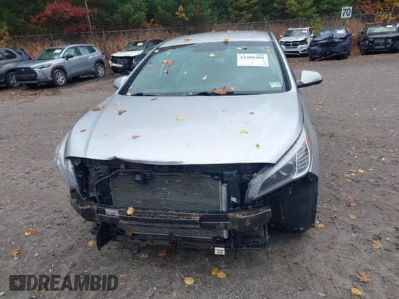 2015 Hyundai Sonata Limited z VIN 5NPE34AF1FH022124, wystawiony jako IAAI lot #43488483 z przebiegiem 122 173 mil mil oraz . Historia ofert i sprzedaży dostępna na DreamBid. Obrazek 12.