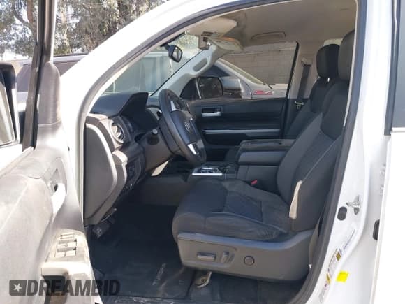 ✅ 2016 Toyota Tundra SR5 • VIN: 5TFEM5F15GX105819 • Lot: 41297645. Listed on IAAI with 85,550 mi. Free auction sales archive from the USA and detailed vehicle history report at DreamBid. Image 5.