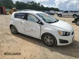 ✅ 2014 Chevrolet Sonic LT • VIN: 1G1JC6SG3E4239396 • Lot: 69756564. Wystawiony na Copart z przebiegiem 130 405 mil mil. Skorzystaj z bezpłatnego archiwum sprzedaży aukcyjnych z USA i zobacz szczegółowy raport historii pojazdu na DreamBid. Zdjęcie 4.