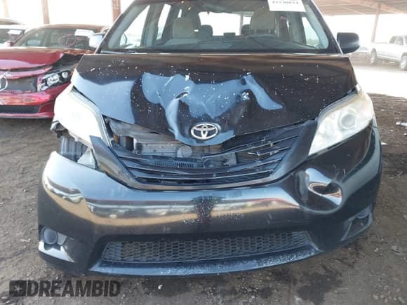 ✅ 2015 Toyota Sienna L • VIN: 5TDZK3DC6FS566662 • Lot: 43230834. Listed on IAAI with 215,151 mi. Free auction sales archive from the USA and detailed vehicle history report at DreamBid. Image 6.