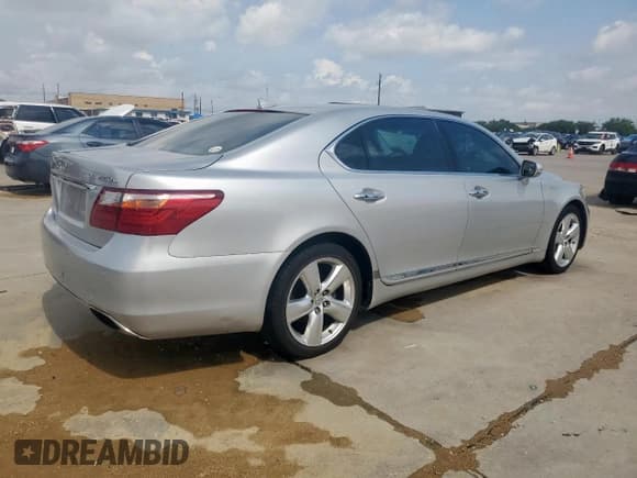✅ 2010 Lexus LS 460 L • VIN: JTHGL5EFXA5039410 • Lot: 64621625. Wystawiony na Copart z przebiegiem Nie podano. Bezpłatny archiwum sprzedaży aukcyjnych z USA i szczegółowy raport historii pojazdu na DreamBid. Zdjęcie 3.