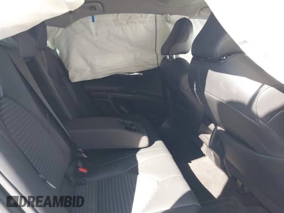 2022 Toyota Camry SE z VIN 4T1T11AK9NU076179, wystawiony jako IAAI lot #42781387 z przebiegiem 64 450 mil mil oraz . Historia ofert i sprzedaży dostępna na DreamBid. Obrazek 8.