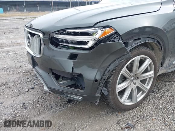✅ 2018 Volvo XC90 Inscription • VIN: YV4A22PL4J1207297 • Lot: 43761145. Listed on IAAI with 128,601 mi. Free auction sales archive from the USA and detailed vehicle history report at DreamBid. Image 19.