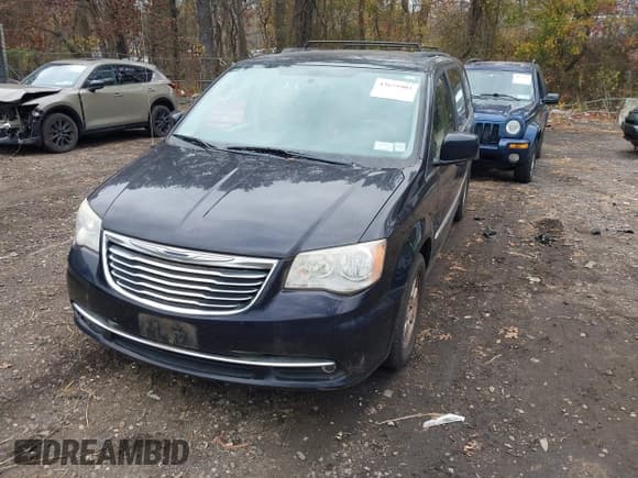 ✅ 2011 Chrysler Town & Country Touring • VIN: 2A4RR5DG7BR630795 • Лот: 43675903. Опубликован ранее на IAAI с пробегом 122 160 миль. Бесплатный доступ к архиву аукционных продаж из США и подробный отчёт об истории автомобиля на DreamBid. Изображение 6.