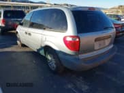 ✅ 2005 Dodge Caravan SE • VIN: 1D4GP25B05B410702 • Lot: 43847060. Wystawiony na IAAI z przebiegiem 102 984 mil. Bezpłatny archiwum sprzedaży aukcyjnych z USA i szczegółowy raport historii pojazdu na DreamBid. Zdjęcie 3.