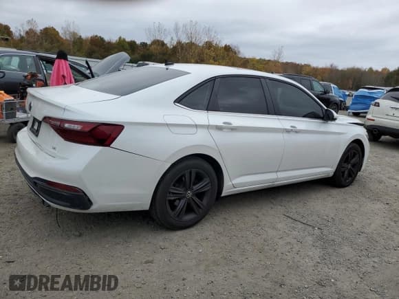 ✅ 2024 Volkswagen Jetta SE • VIN: 3VW7M7BUXRM012420 • Lot: 90249845. Listed on Copart with 42,934 mi. Free auction sales archive from the USA and detailed vehicle history report at DreamBid. Image 3.