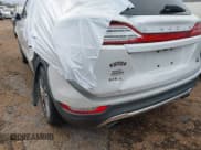 ✅ 2016 Lincoln MKC Reserve • VIN: 5LMCJ3C9XGUJ24214 • Lot: 43003723. Wystawiony na IAAI z przebiegiem Nie podano. Bezpłatny archiwum sprzedaży aukcyjnych z USA i szczegółowy raport historii pojazdu na DreamBid. Zdjęcie 20.