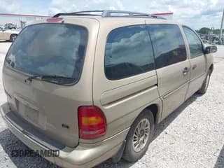 ✅ 1998 Ford Windstar GL • VIN: 2FMDA514XWBA94923 • Lot: 42588184. Wystawiony na IAAI z przebiegiem 160 366 mil. Bezpłatny archiwum sprzedaży aukcyjnych z USA i szczegółowy raport historii pojazdu na DreamBid. Zdjęcie 4.