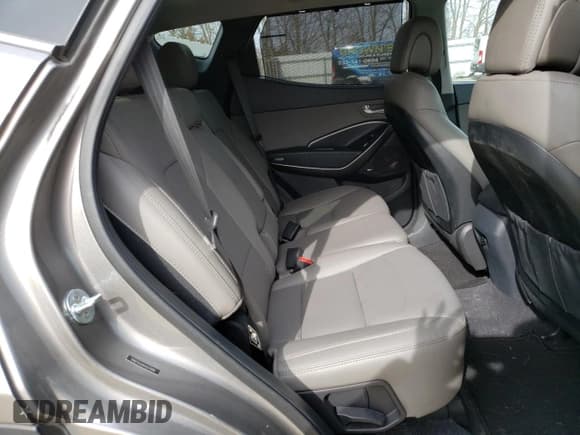 ✅ 2017 Hyundai Santa Fe 2.4L • VIN: 5NMZUDLBXHH035088 • Лот: 39824653. Опубликован ранее на Copart с пробегом 62 214 миль. Бесплатный доступ к архиву аукционных продаж из США и подробный отчёт об истории автомобиля на DreamBid. Изображение 11.