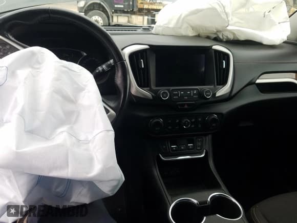 ✅ 2018 GMC Terrain SLE Diesel • VIN: 3GKALUEU8JL240517 • Lot: 81187185. Wystawiony na Copart z przebiegiem 135 772 mil. Bezpłatny archiwum sprzedaży aukcyjnych z USA i szczegółowy raport historii pojazdu na DreamBid. Zdjęcie 8.