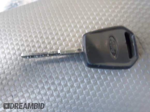 ✅ 2016 Ford F-150 XL • VIN: 1FTMF1C89GKE19258 • Lot: 43020074. Listed on IAAI with 226,983 mi. Free auction sales archive from the USA and detailed vehicle history report at DreamBid. Image 11.