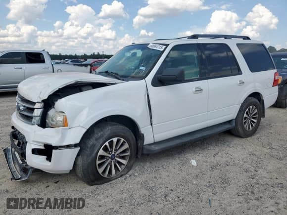 ✅ 2015 Ford Expedition XLT • VIN: 1FMJU1HT8FEF25117 • Lot: 68664715. Wystawiony na Copart z przebiegiem 147 510 mil. Bezpłatny archiwum sprzedaży aukcyjnych z USA i szczegółowy raport historii pojazdu na DreamBid. Zdjęcie 1.