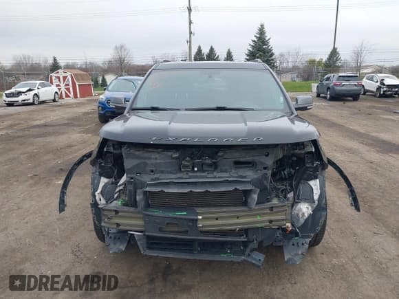 ✅ 2018 Ford Explorer XLT • VIN: 1FM5K8D85JGC25579 • Lot: 40961337. Wystawiony na IAAI z przebiegiem 70 847 mil. Bezpłatny archiwum sprzedaży aukcyjnych z USA i szczegółowy raport historii pojazdu na DreamBid. Zdjęcie 13.