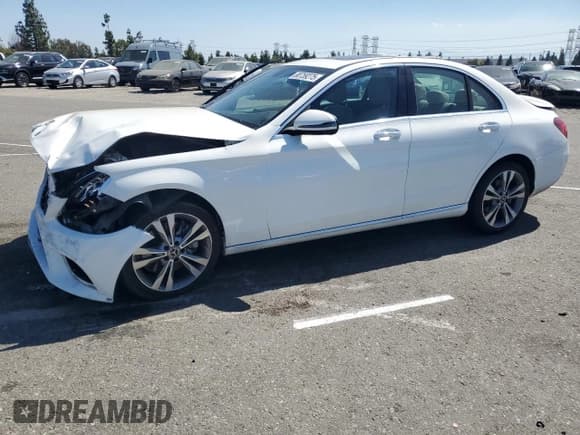 ✅ 2021 Mercedes-Benz C 300 • VIN: W1KWF8DB3MR620058 • Лот: 80759275. Опубликован ранее на Copart с пробегом 75 913 миль. Бесплатный доступ к архиву аукционных продаж из США и подробный отчёт об истории автомобиля на DreamBid. Изображение 1.