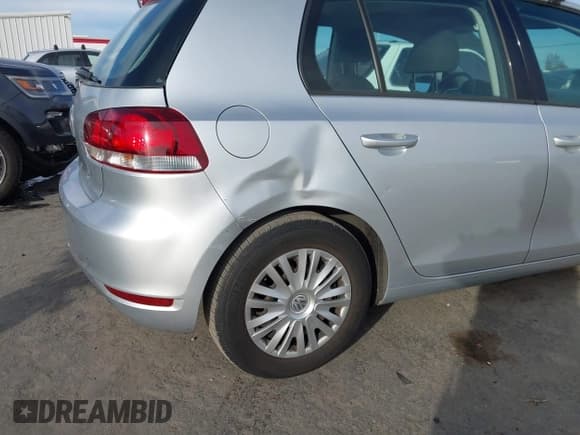 ✅ 2012 Volkswagen Golf • VIN: WVWDB7AJ3CW278470 • Lot: 43775624. Listed on IAAI with 111,676 mi. Free auction sales archive from the USA and detailed vehicle history report at DreamBid. Image 6.