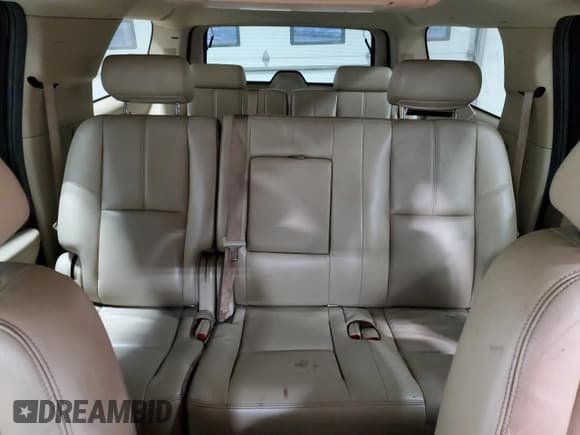 ✅ 2009 Chevrolet Suburban 1LT • VIN: 1GNFK26389R244805 • Lot: 75774414. Wystawiony na Copart z przebiegiem 197 238 mil. Bezpłatny archiwum sprzedaży aukcyjnych z USA i szczegółowy raport historii pojazdu na DreamBid. Zdjęcie 10.