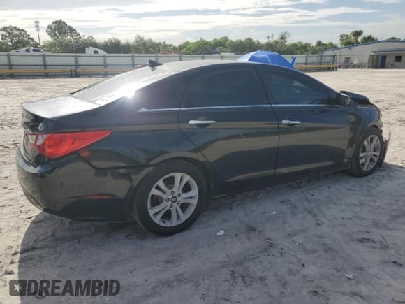 ✅ 2011 Hyundai Sonata SE • VIN: 5NPEC4AC2BH000570 • Lot: 68616444. Listed on Copart with 214,856 mi. Free auction sales archive from the USA and detailed vehicle history report at DreamBid. Image 3.
