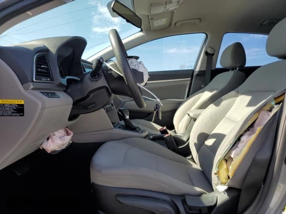 ✅ 2018 Hyundai Elantra SEL • VIN: 5NPD84LF6JH359732 • Lot: 68229315. Listed on Copart with 103,858 mi. Free auction sales archive from the USA and detailed vehicle history report at DreamBid. Image 7.