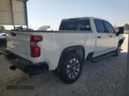 ✅ 2025 Chevrolet Silverado 2500HD Custom • VIN: 1GC4KME75SF152185 • Lot: 84746635. Wystawiony na Copart z przebiegiem 5 317 mil. Bezpłatny archiwum sprzedaży aukcyjnych z USA i szczegółowy raport historii pojazdu na DreamBid. Zdjęcie 3.