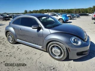 ✅ 2014 Volkswagen Beetle 2.5L • VIN: 3VWJP7AT3EM631697 • Lot: 89616565. Wystawiony na Copart z przebiegiem 109 304 mil. Bezpłatny archiwum sprzedaży aukcyjnych z USA i szczegółowy raport historii pojazdu na DreamBid. Zdjęcie 4.