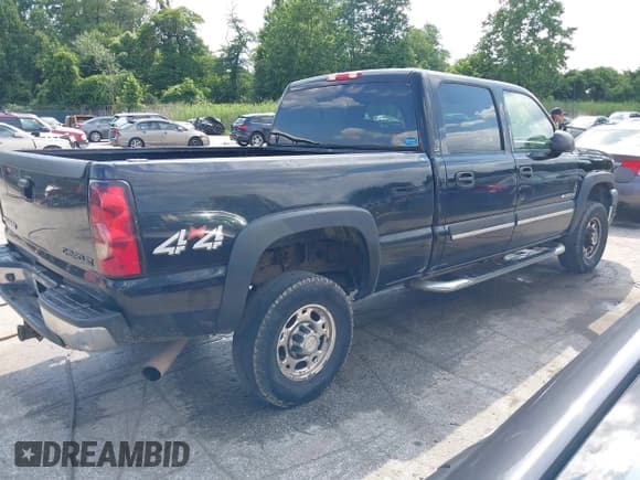 ✅ 2005 Chevrolet Silverado 2500HD LT3 • VIN: 1GCHK23G35F931582 • Лот: 42539862. Опубликован ранее на IAAI с пробегом 131 840 миль. Бесплатный доступ к архиву аукционных продаж из США и подробный отчёт об истории автомобиля на DreamBid. Изображение 4.