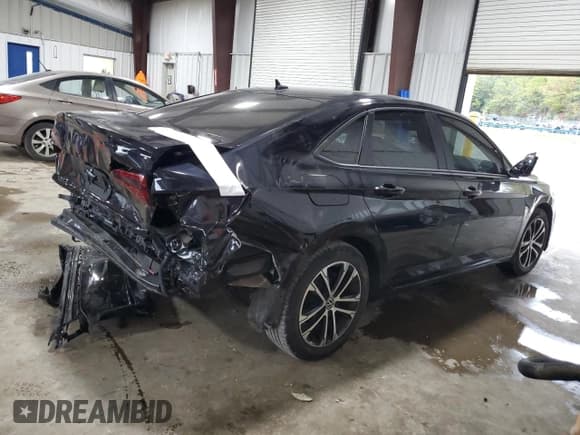 ✅ 2022 Volkswagen Jetta Sport • VIN: 3VWBM7BU1NM034293 • Lot: 85387235. Wystawiony na Copart z przebiegiem 42 259 mil. Bezpłatny archiwum sprzedaży aukcyjnych z USA i szczegółowy raport historii pojazdu na DreamBid. Zdjęcie 3.