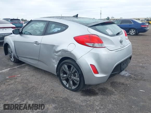 ✅ 2016 Hyundai Veloster • VIN: KMHTC6AD4GU276236 • Lot: 41357039. Wystawiony na IAAI z przebiegiem 48 243 mil. Bezpłatny archiwum sprzedaży aukcyjnych z USA i szczegółowy raport historii pojazdu na DreamBid. Zdjęcie 6.