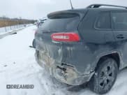 ✅ 2016 Jeep Cherokee Limited • VIN: 1C4PJMDB6GW331557 • Lot: 41601297. Wystawiony na IAAI z przebiegiem 175 562 mil. Bezpłatny archiwum sprzedaży aukcyjnych z USA i szczegółowy raport historii pojazdu na DreamBid. Zdjęcie 6.