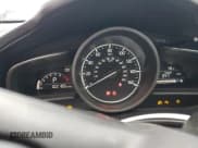 ✅ 2018 Mazda 3 Sport • VIN: 3MZBN1U75JM266908 • Лот: 90822605. Опубликован ранее на Copart с пробегом 102 185 миль. Бесплатный доступ к архиву аукционных продаж из США и подробный отчёт об истории автомобиля на DreamBid. Изображение 9.