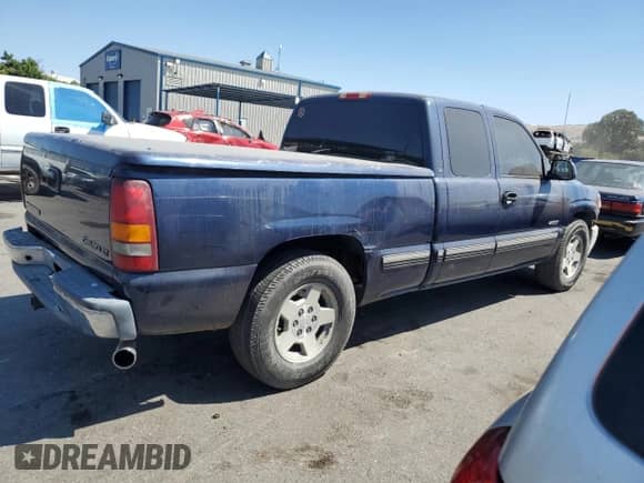 2001 Chevrolet Silverado 1500 LT with VIN 1GCEC19TX1Z139565, listed as a Copart auction lot 61339244 with 285,157 mi miles and Salvage title. Bid and sale history available at DreamBid. Image 3.