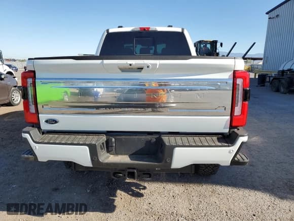 ✅ 2024 Ford F-250 XL • VIN: 1FT8W2BM0REE90257 • Lot: 71845445. Wystawiony na Copart z przebiegiem 53 022 mil. Bezpłatny archiwum sprzedaży aukcyjnych z USA i szczegółowy raport historii pojazdu na DreamBid. Zdjęcie 6.