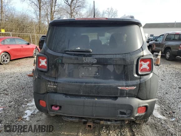 ✅ 2017 Jeep Renegade Trailhawk • VIN: ZACCJBCB7HPF27364 • Lot: 92474305. Listed on Copart with 87,850 mi. Free auction sales archive from the USA and detailed vehicle history report at DreamBid. Image 6.