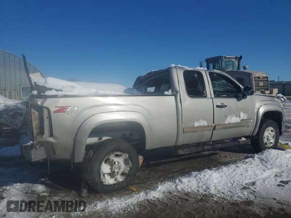 ✅ 2007 GMC Sierra 2500HD SLE1 • VIN: 1GTHK29K87E518402 • Лот: 88027635. Опубликован ранее на Copart с пробегом 148 128 миль. Бесплатный доступ к архиву аукционных продаж из США и подробный отчёт об истории автомобиля на DreamBid. Изображение 3.