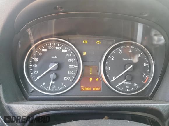 ✅ 2011 BMW 3 Series 328i xDrive • VIN: WBAPK7G51BNN70868 • Lot: 84607915. Listed on Copart with 226,090 mi. Free auction sales archive from the USA and detailed vehicle history report at DreamBid. Image 9.